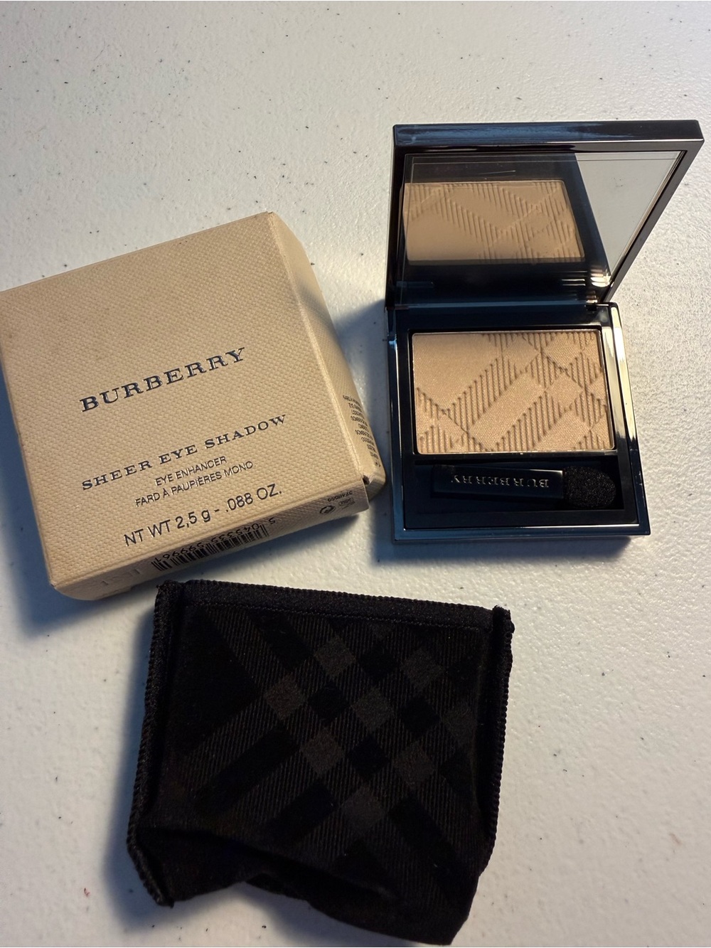 Burberry sheer single eye shadow No.2 trench beige white BNIB